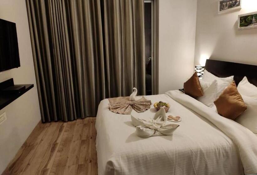 בית מלון כפרי Shivay Adventure Vrindavan