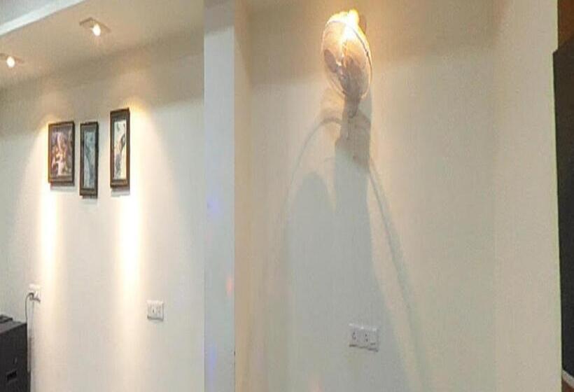 هتل Signum Cityscapes The Royal Jewel