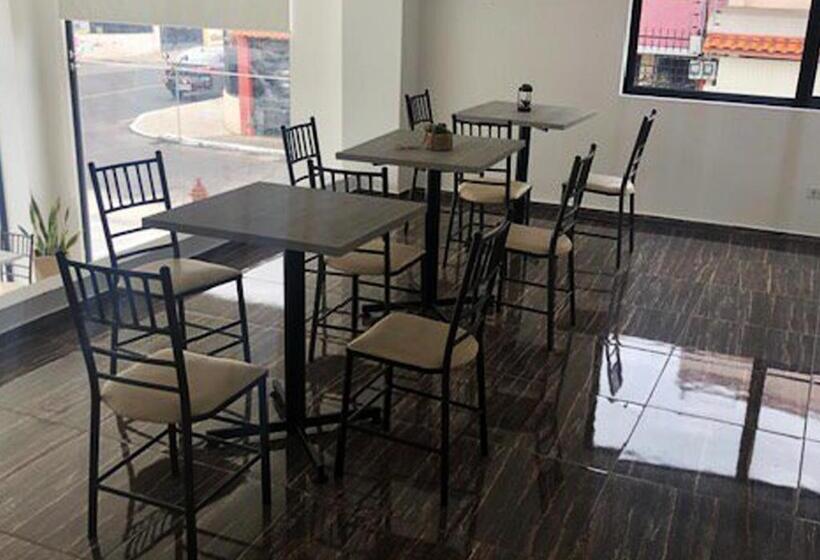 ホテル Suites La Fontana