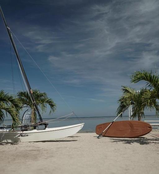فندق The Blessed Purple Bamboo Beach Resort