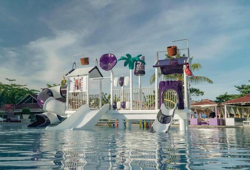 فندق The Blessed Purple Bamboo Beach Resort