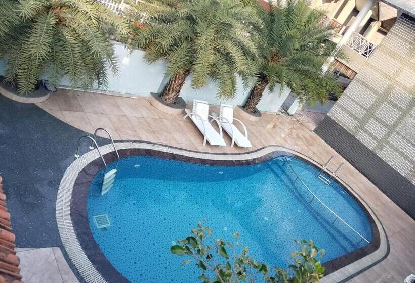 בית מלון כפרי The Farmerian Resort