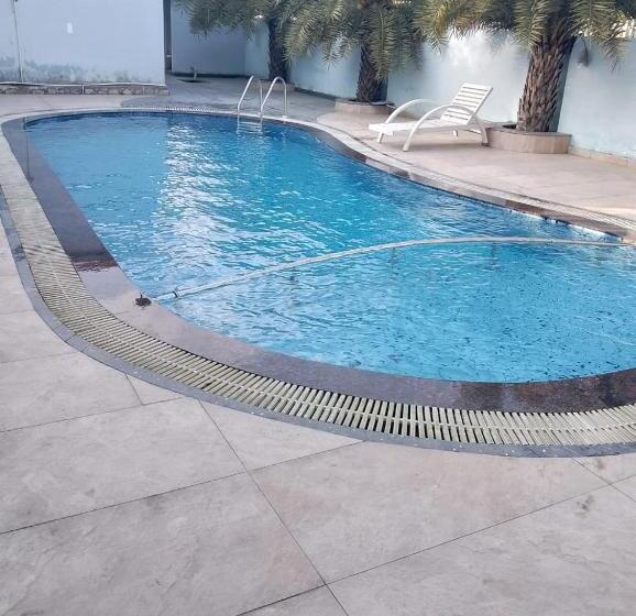 בית מלון כפרי The Farmerian Resort