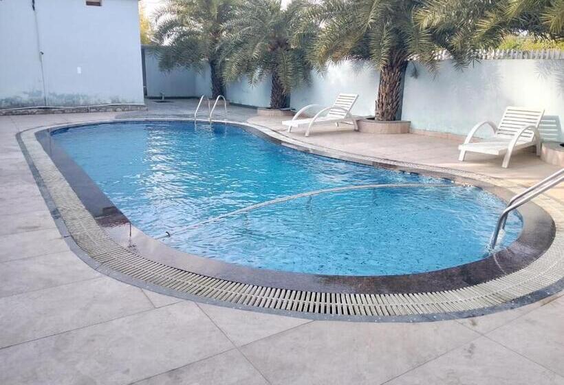 בית מלון כפרי The Farmerian Resort