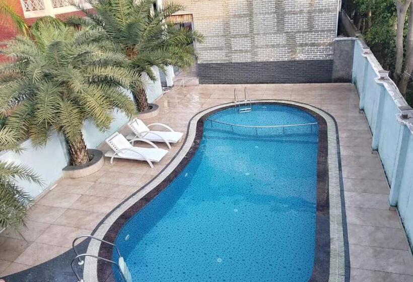 בית מלון כפרי The Farmerian Resort