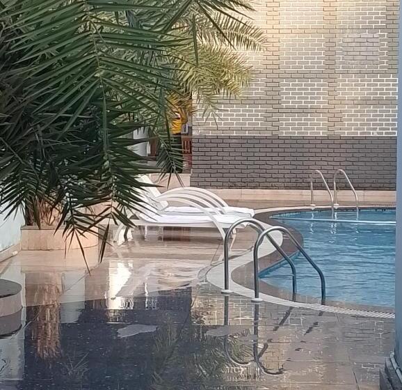 בית מלון כפרי The Farmerian Resort