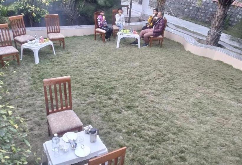 בית מלון כפרי The Farmerian Resort