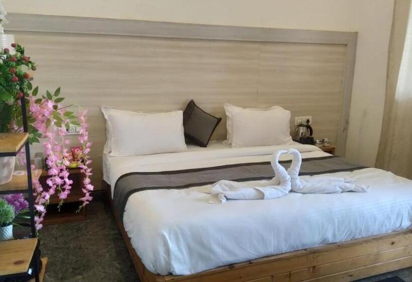 בית מלון כפרי The Farmerian Resort