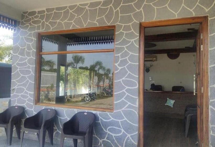 בית מלון כפרי The Farmerian Resort