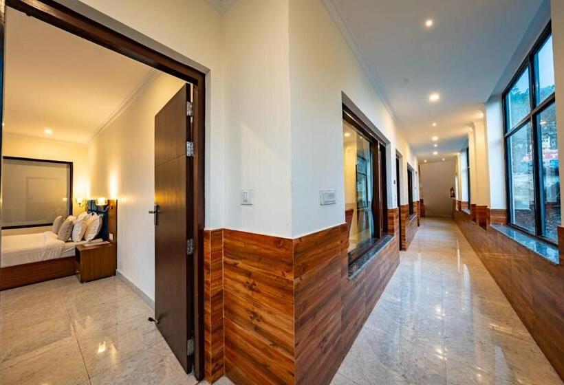 בית מלון כפרי The Himalayan Stays Nainital