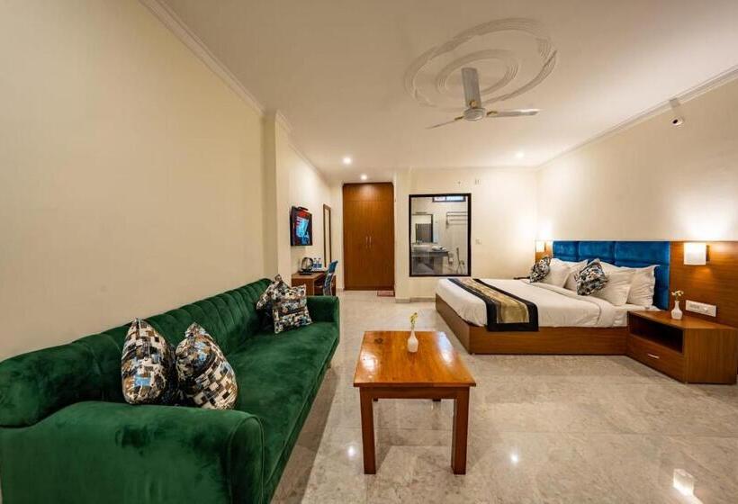 בית מלון כפרי The Himalayan Stays Nainital