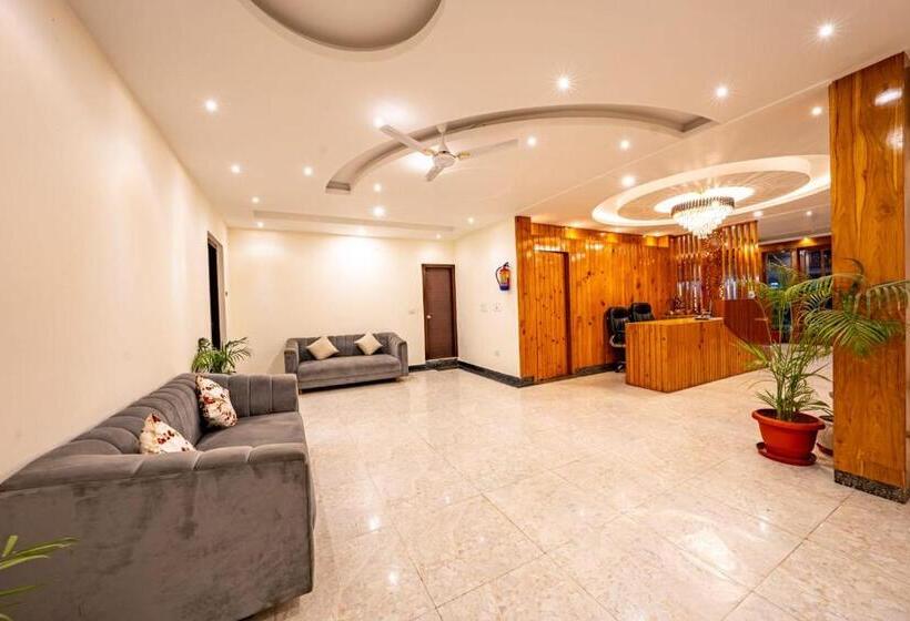 בית מלון כפרי The Himalayan Stays Nainital