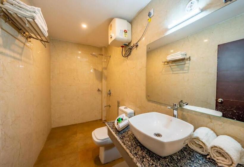 בית מלון כפרי The Himalayan Stays Nainital