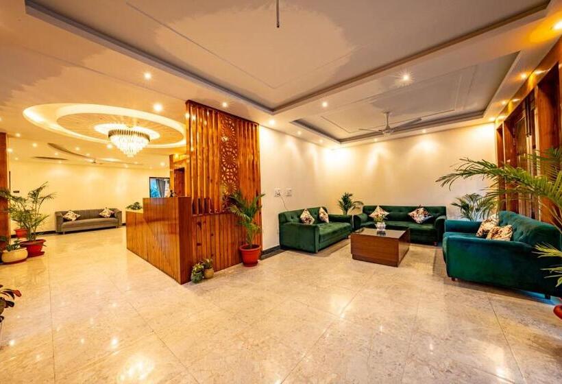 בית מלון כפרי The Himalayan Stays Nainital