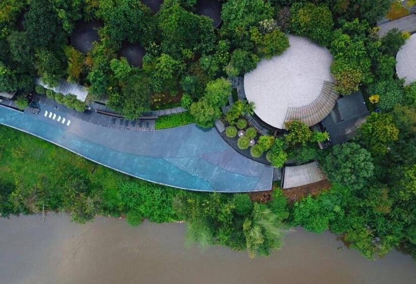 בית מלון כפרי The Sense Resort Kanchanaburi