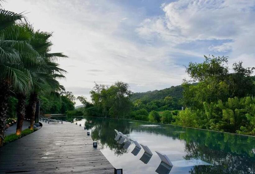 בית מלון כפרי The Sense Resort Kanchanaburi