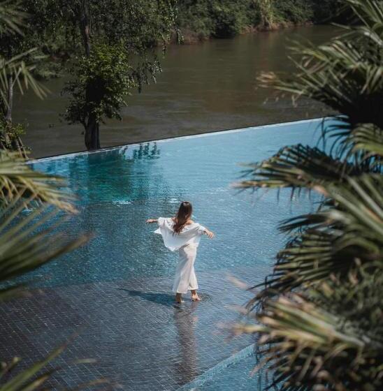 בית מלון כפרי The Sense Resort Kanchanaburi