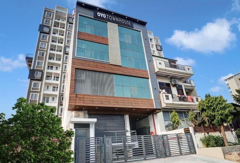 호텔 Townhouse 1124 Majesty Inn