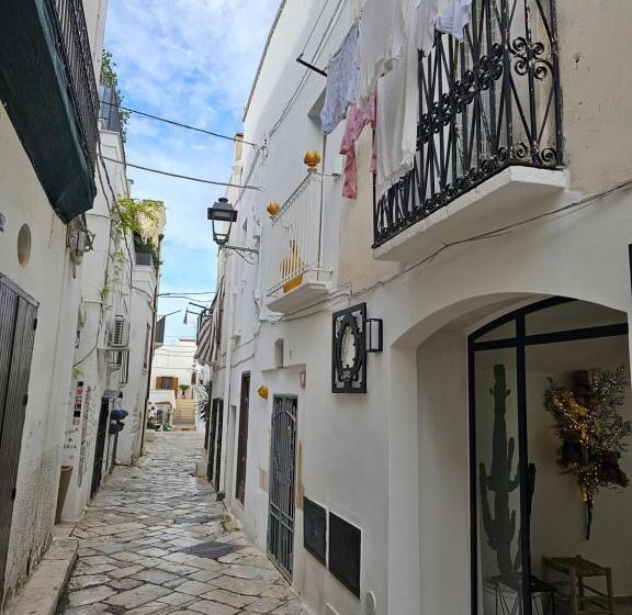 Отель Vecchia Mottola Suite & Spa