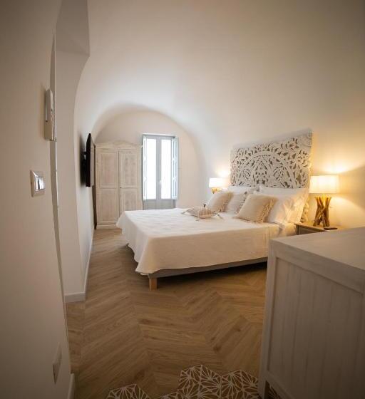 Отель Vecchia Mottola Suite & Spa