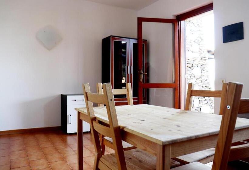 Moon Valley La Pelosa