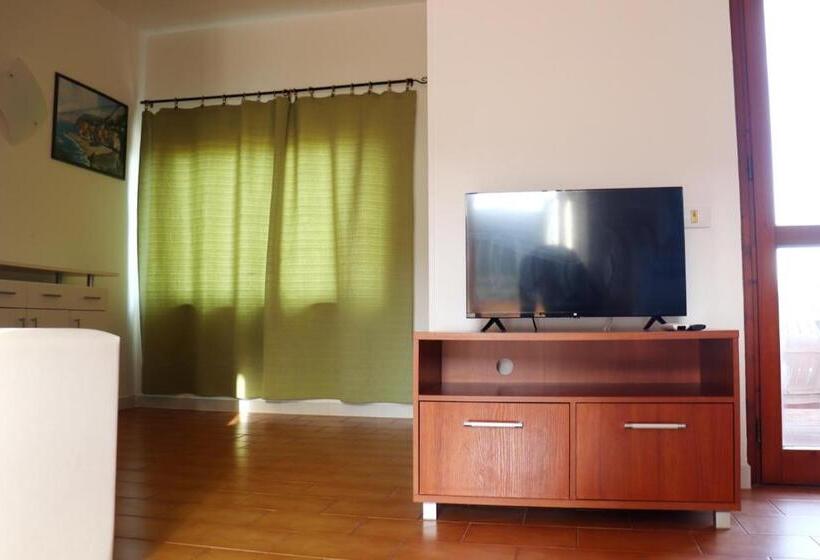 Moon Valley La Pelosa