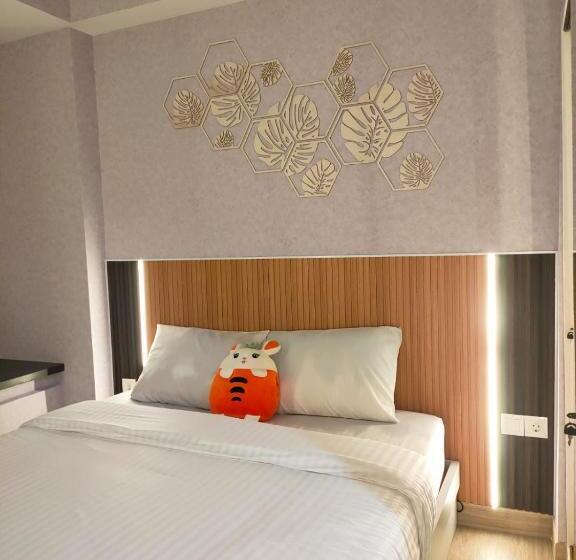 Newly Renovated Apartement @ Collins Boulevard