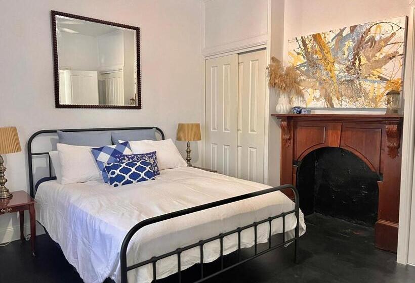 פנסיון 1880 Cottage