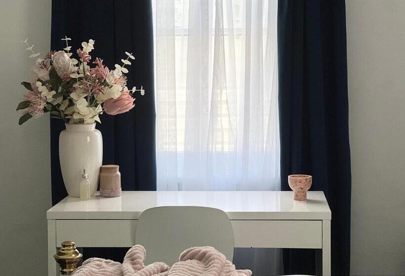 פנסיון 1880 Cottage