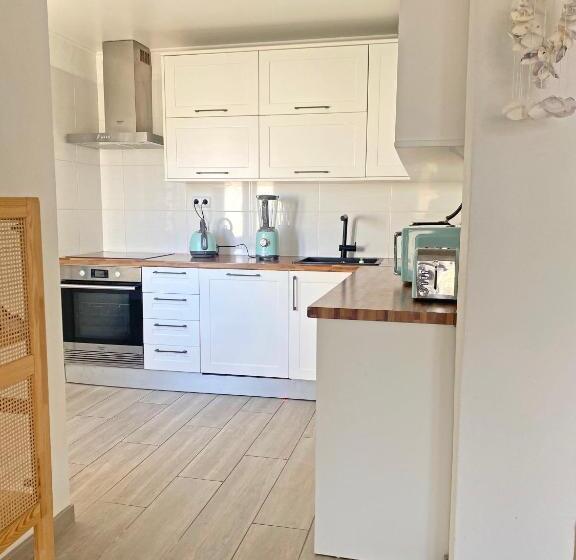 Пансион Amora S Guest House