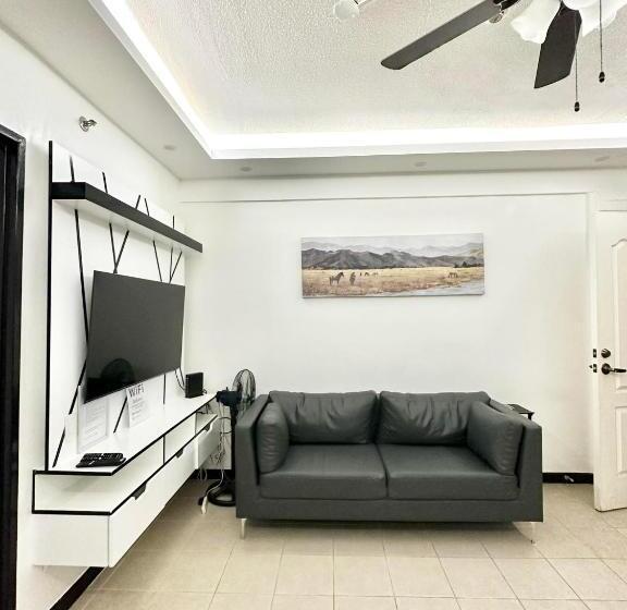 פנסיון Caiden S Home