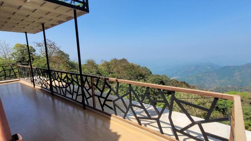 Пансион Cave Castle Panchalimedu