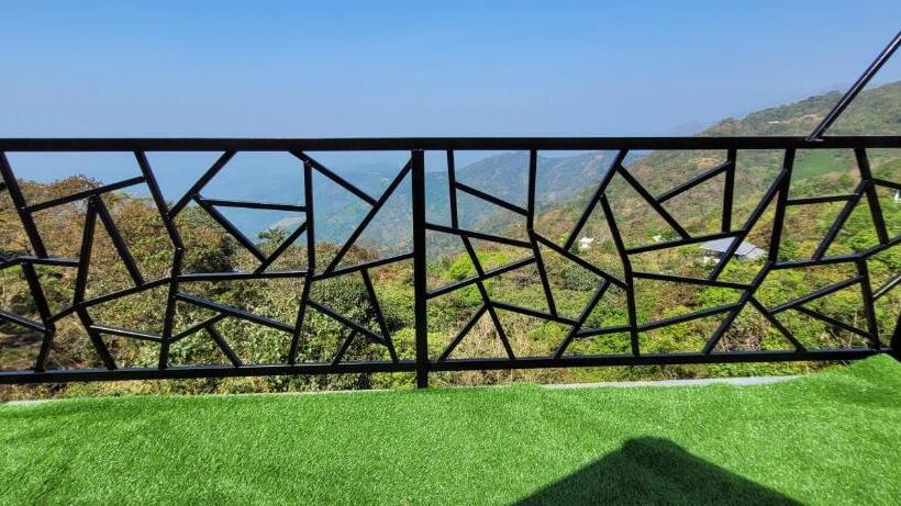 Пансион Cave Castle Panchalimedu