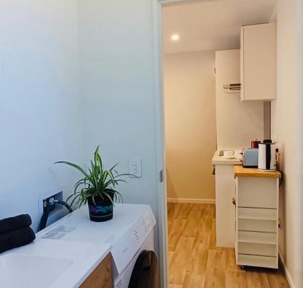 بنسيون Christchurch Airport Stop