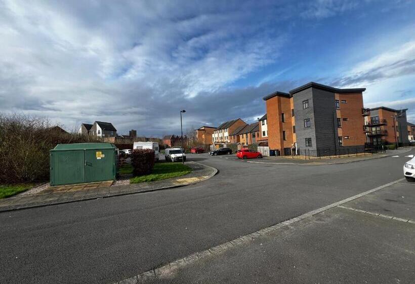 膳宿费 Crownford Guesthouse   Close To Hanley Centre And University