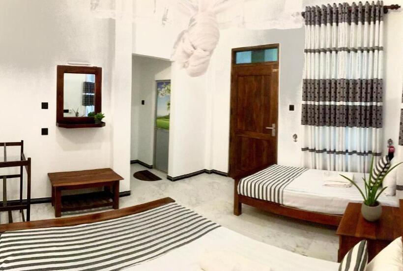 펜션 Dimuthu Green Villa