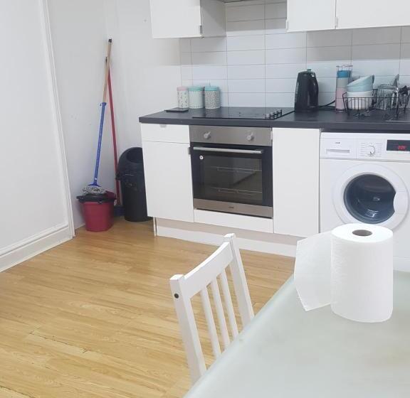 פנסיון Double Room Close To Headingley Stadium Leeds