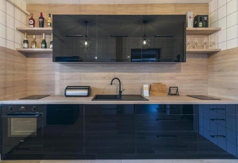 ペンション Feel Good House