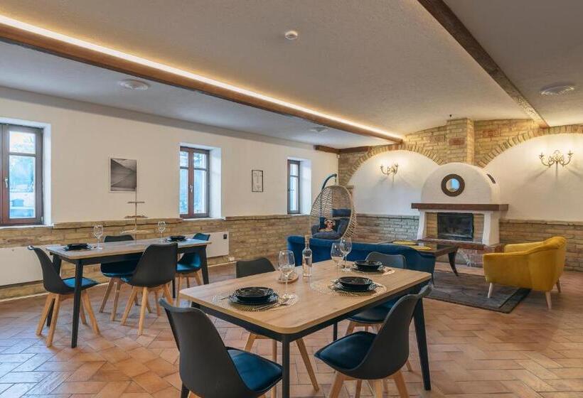 ペンション Feel Good House