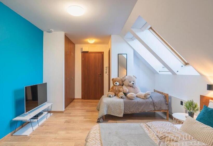 ペンション Feel Good House