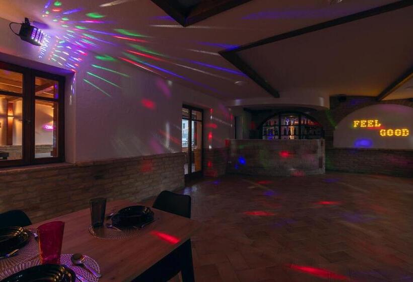 ペンション Feel Good House