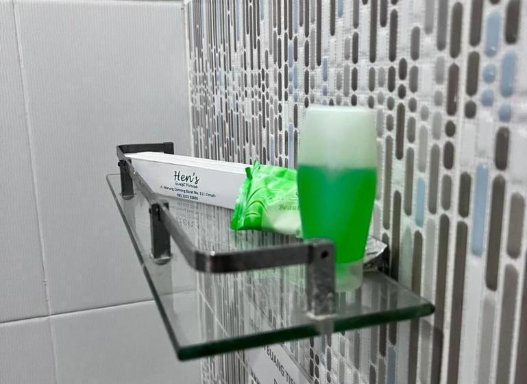 ペンション Hens Guesthouse Syariah