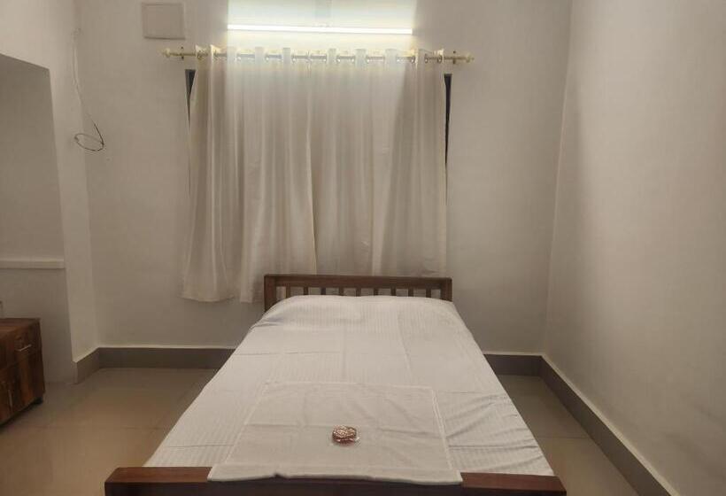 פנסיון Holidaze