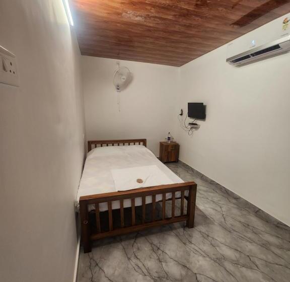 פנסיון Holidaze