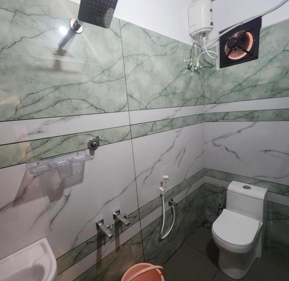 פנסיון Holidaze