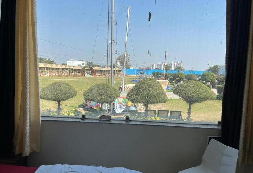 ペンション Krishna Fun Land