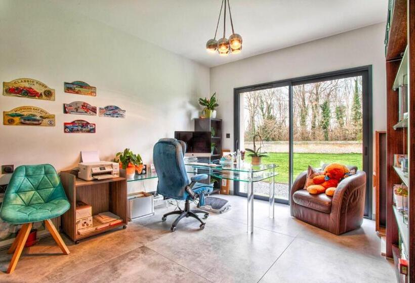 펜션 Villa Howard — Jacuzzi, Tranquility & Parking