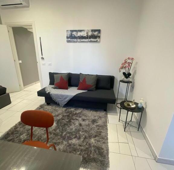 پانسیون Laura Rooms