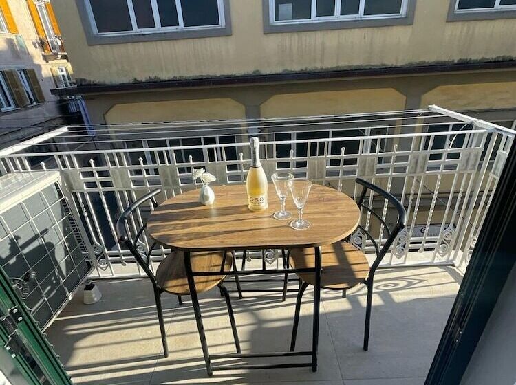 پانسیون Laura Rooms