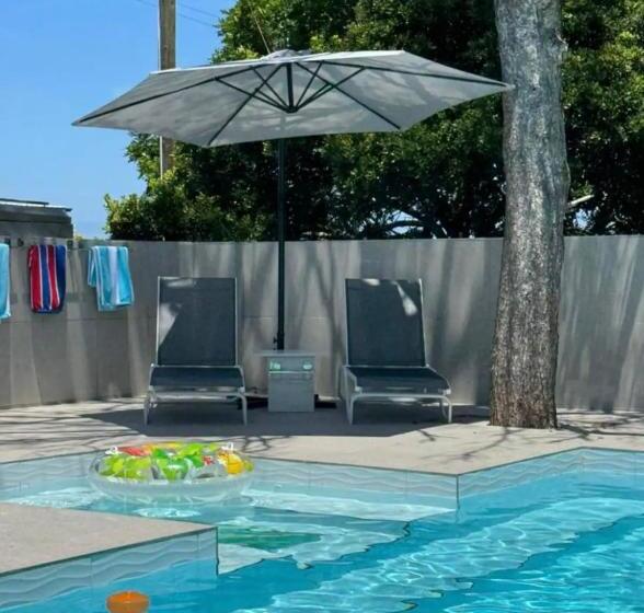 ペンション Lovemore Escape